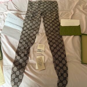 VINTAGE!!!!
Gucci Beige and Black Logo Tights